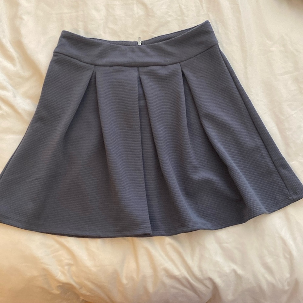 The limited Gray pencil skirt size 4